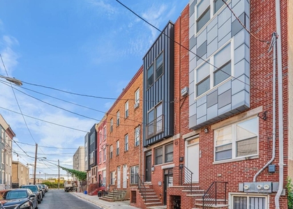 1724 Monument Street - Photo 1