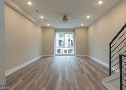 143 W Huntingdon Street - Photo 1
