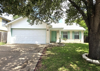 1600 Hollow Tree Blvd - Photo 1