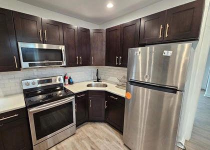 617 E Locust Avenue - Photo 1
