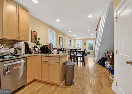1712 Green Street - Photo 1