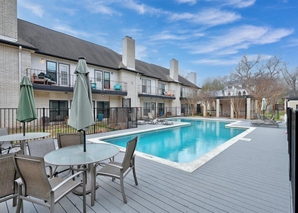 1307 Kinney Ave - Photo 1