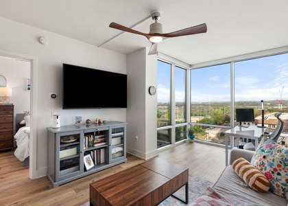 300 Bowie St - Photo 1