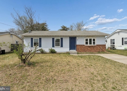 30 Girard Avenue - Photo 1