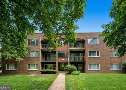 422 Girard Street - Photo 1
