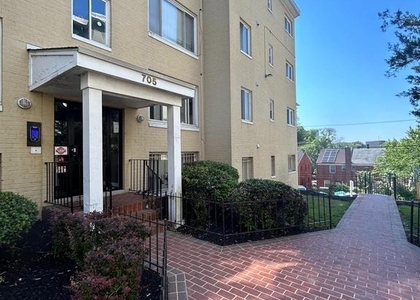 705 Brandywine Street Se - Photo 1