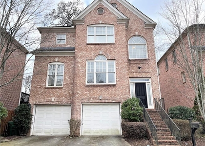 895 Lenox Ct Ne - Photo 1