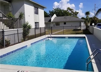 919 Se 8th Terrace - Photo 1