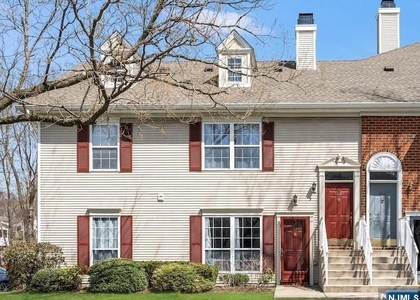 1041 Cumberland - Photo 1