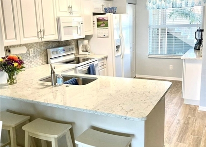 6750 Huntington Lakes Circle - Photo 1