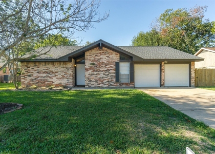 2119 Williamsburg Court S - Photo 1