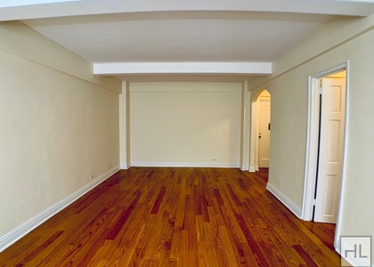 East 56 Street - Photo 1