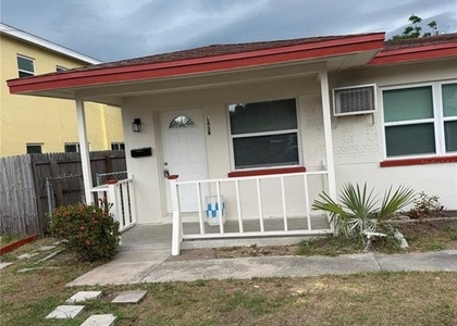 1458 Grove St - Photo 1