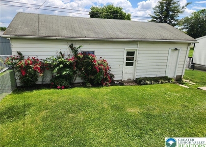 2347 Washington Avenue - Photo 1