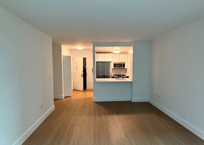 Center Boulevard - Photo 1