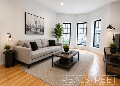 1440 Lincoln Place - Photo 1