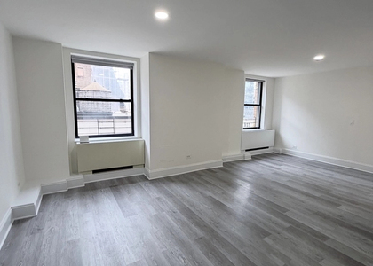 West 34th Street - Photo 1