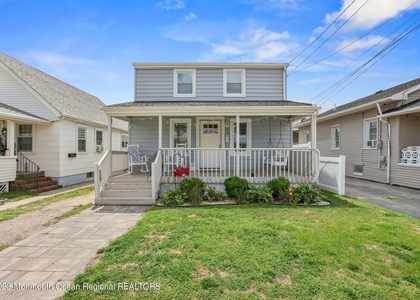 107 17th Avenue - Photo 1
