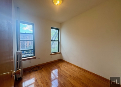 East 14 Street - Photo 1