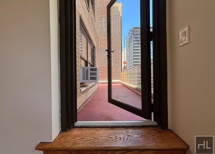 East 55 Street - Photo 1