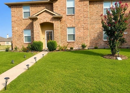 1622 Pheasant Creek Drive - Photo 1
