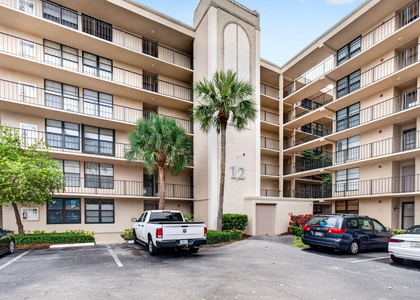 12 Royal Palm Way - Photo 1
