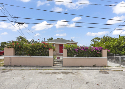 816 20th Street - Photo 1