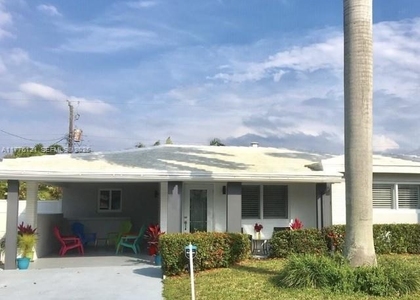 4580 Ne 3rd Avenue - Photo 1