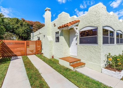 921 S M Street - Photo 1