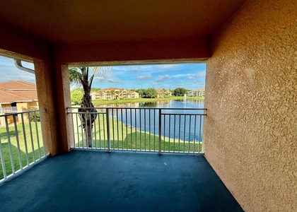 271 Sw Palm Drive - Photo 1