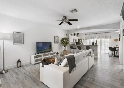 1543 Westchester Avenue - Photo 1