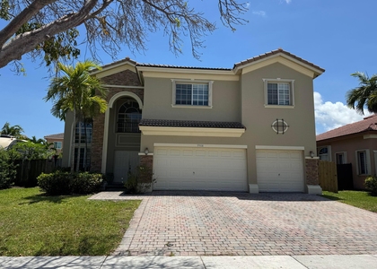 9508 Sw 221st Lane - Photo 1