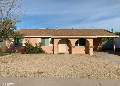 3510 E Ludlow Drive - Photo 1