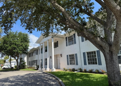 2181 Ne 67th Street - Photo 1