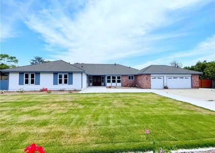 3518 N Mills Avenue - Photo 1