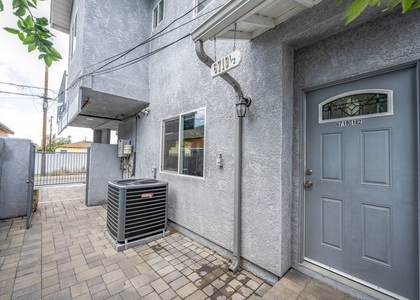 6719 1/2 Vineland - Photo 1