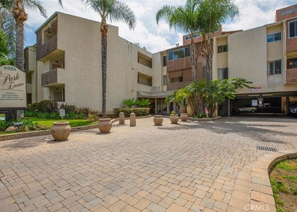 5325 Newcastle Ave. - Photo 1