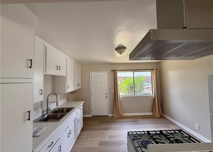 1006 E Nocta Street - Photo 1