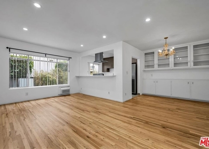 149 S Hayworth Avenue - Photo 1