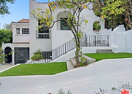2209 N Gower Street - Photo 1