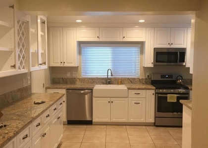 2568 Violet St - Photo 1