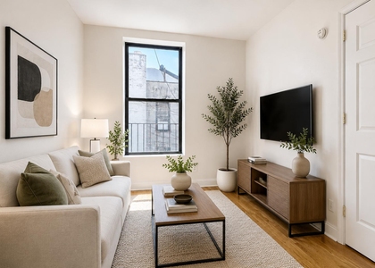 386 Manhattan Avenue - Photo 1