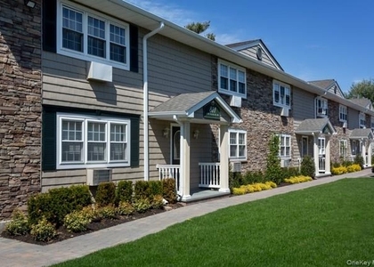 819 Long Island Avenue - Photo 1