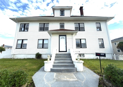 517 Laurelton Blvd - Photo 1