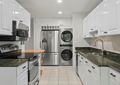 50 Dekalb Avenue - Photo 1