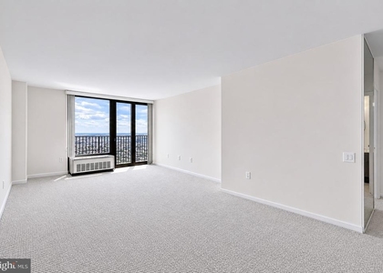 1420 Locust Street - Photo 1