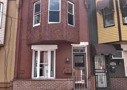2324 Watkins Street - Photo 1