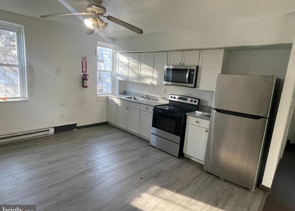 2723 W 3rd Street - Photo 1