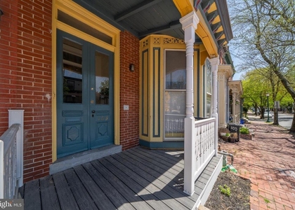 103 S Walnut Street - Photo 1