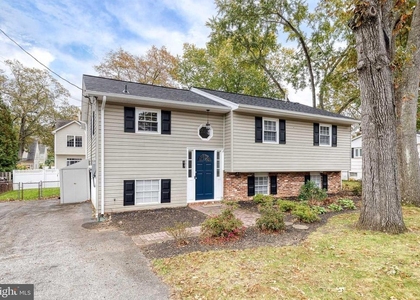 617 Oak Lane - Photo 1